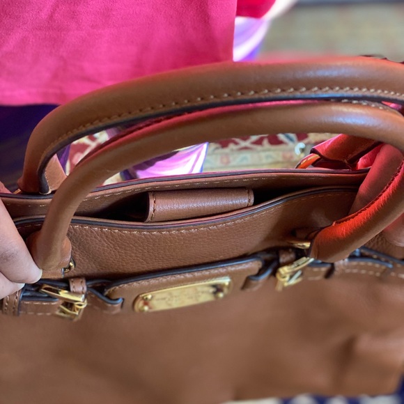 🍁SOLD🍁Michael Kors handbag - Picture 9 of 16